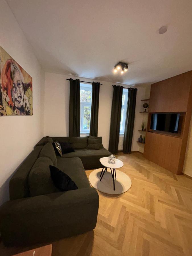 Deluxe Apartment Favoriten Виена Екстериор снимка