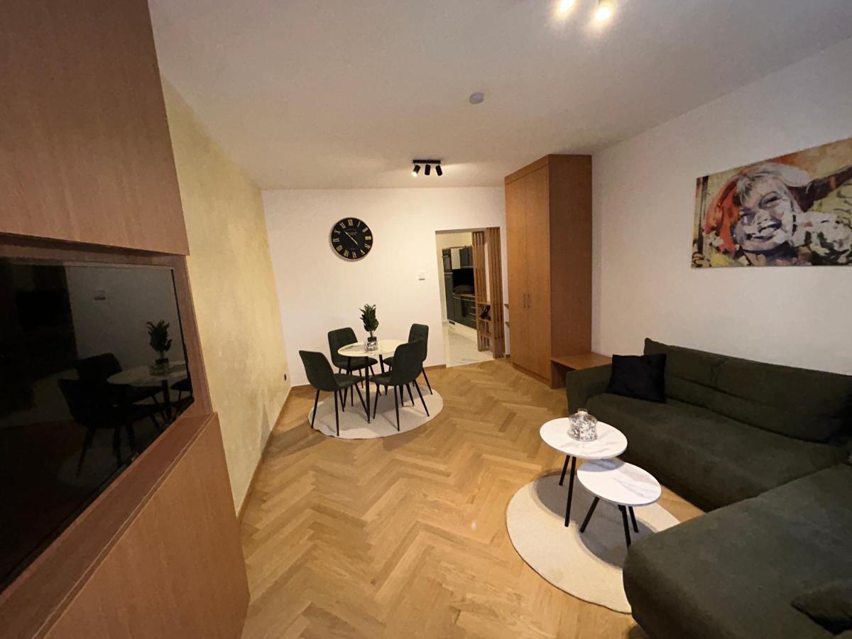 Deluxe Apartment Favoriten Виена Екстериор снимка